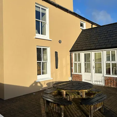 5 Bank House Holiday home *
